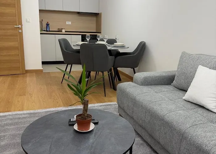 Montenegro Black Daire