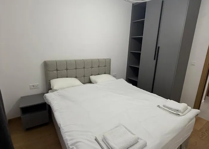 Montenegro Black Daire